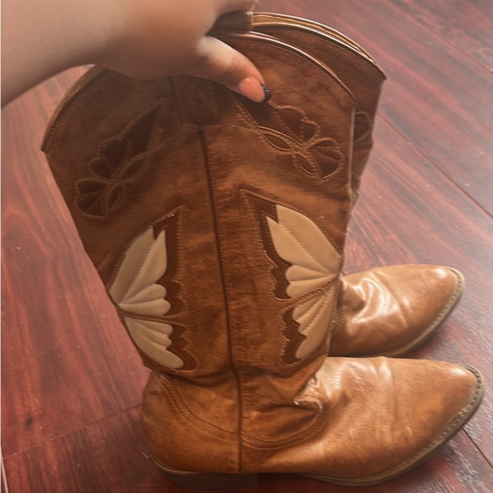 Tan Western Cowboy Boots with Cream Accents
